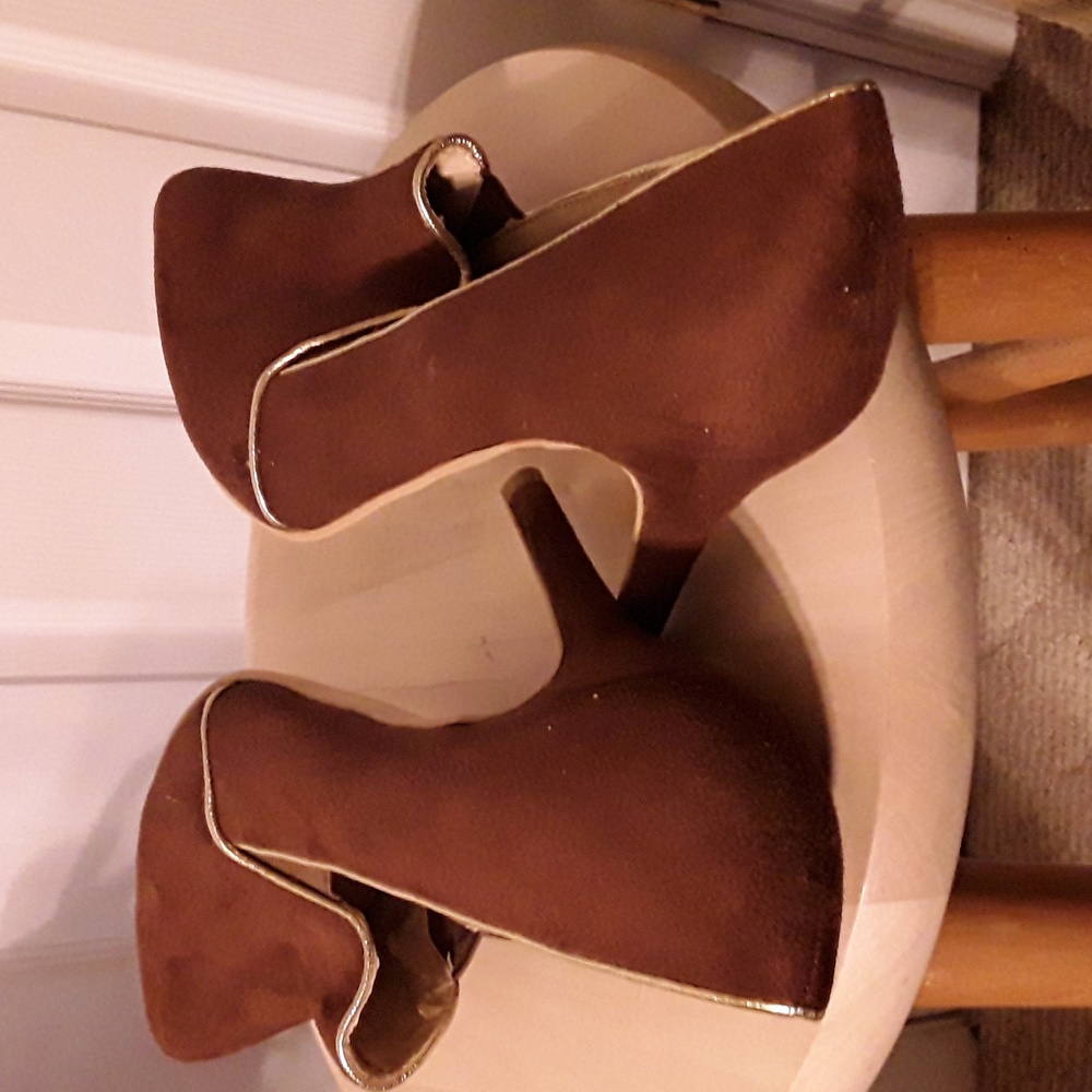 Shoes - Picture 3 of 3